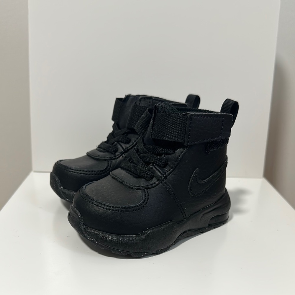 Nike Kids Black Sneakers